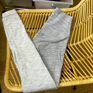 Lululemon high rise yoga pants tights size 2